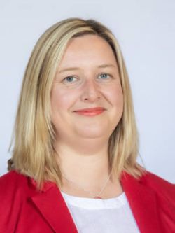 Head and Shoulder profile photo of Elaine Willmore