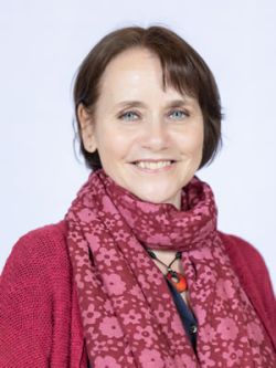 Head and Shoulder profile photo of Zoe Cookson