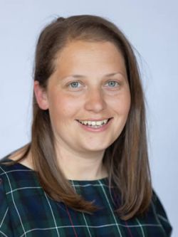Head and Shoulder Profile photo of Hannah Cooper