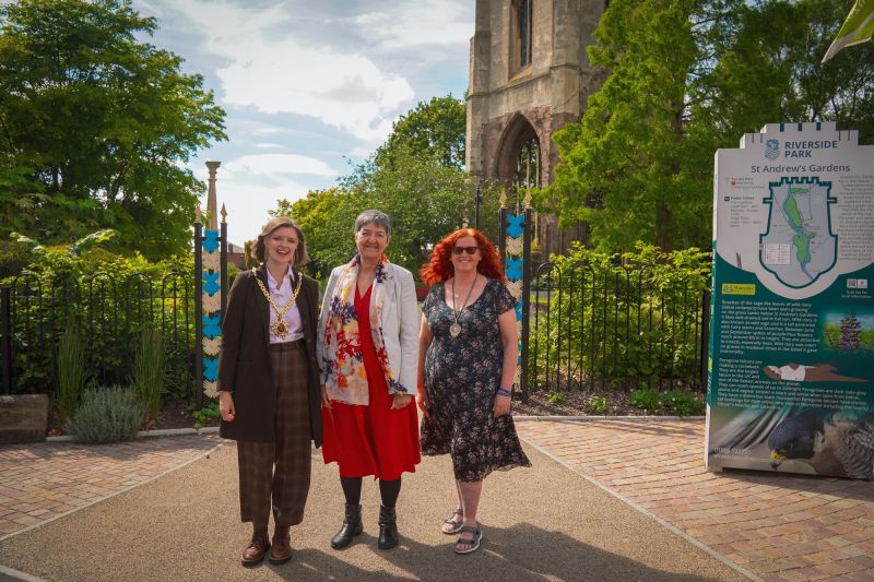 The Mayor of Worcester, Councillor Tor Pingree; Leader of Worcester City Council, Councillor Lynn Denham; and Councillor Karen Holmes, Deputy Mayor of Worcester standing at the new entrance to St Andrew's Gardens