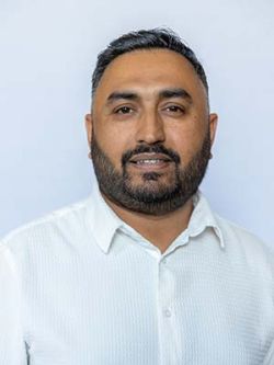 Head and Shoulder profile photo of Naz Hussain